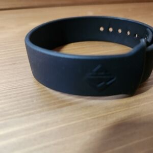 Road ID 13mm Black Bracelet Band Tuck & Pin Design Sports Gym Athletic Like New